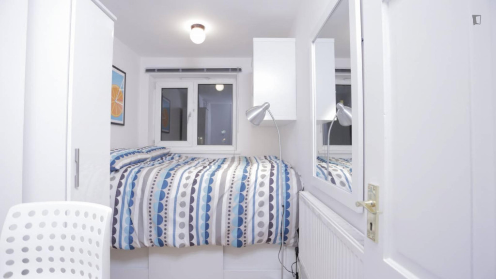 Smart double bedroom close to Stratford Shopping Centre - London - chambre - ImmoJeune