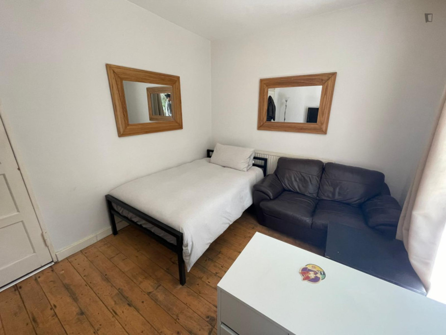 Homely double bedroom in Mile End - London - chambre - ImmoJeune