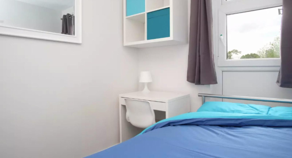 Inviting double bedroom close to Stepney Green tube station - London - chambre - ImmoJeune