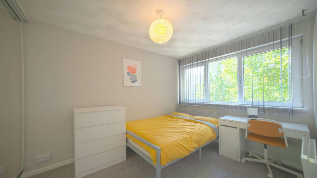 Welcoming double bedroom in proximity to Poplar DLR station - London - chambre - ImmoJeune