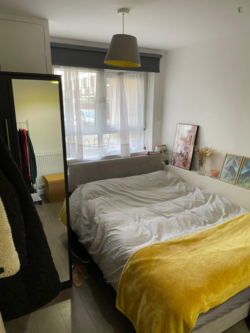 Comfy double bedroom near Bow Road Tube - London - chambre - ImmoJeune