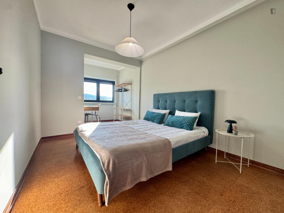Bright Double Bedroom close to Faculty of Economics - Coimbra - chambre - ImmoJeune