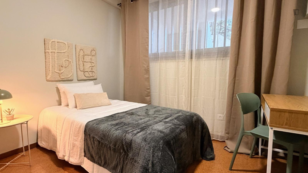 Cozy Single Bedroom close to Faculty of Medicine of the University of Coimbra - Coimbra - chambre - ImmoJeune