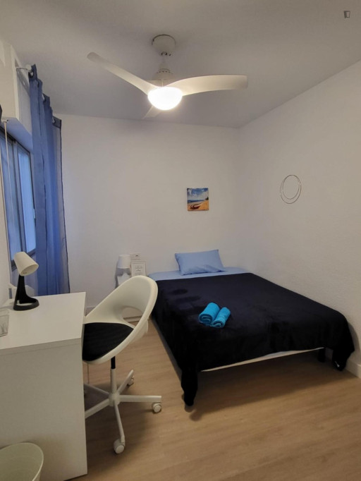 Alluring single bedroom in San Vicente del Raspeig - Alicante - chambre - ImmoJeune
