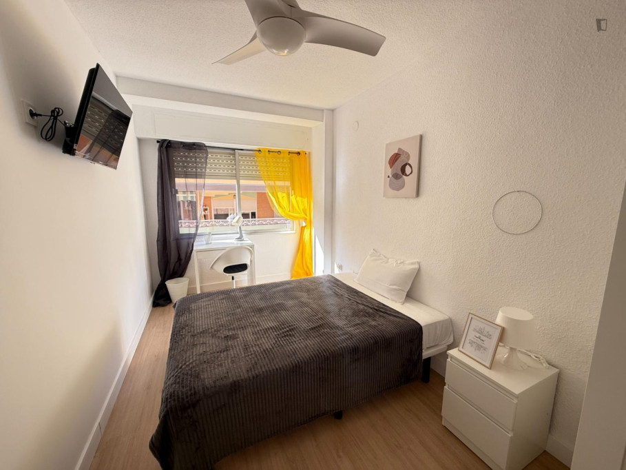 Cosy single bedroom in San Vicente del Raspeig - Alicante - chambre - ImmoJeune