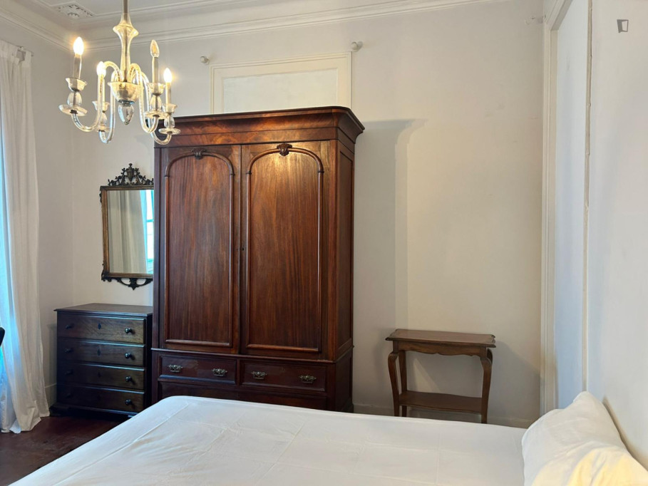Lovely bedroom next to Museu Nacional de Arte Antiga - Lisbonne - chambre - ImmoJeune