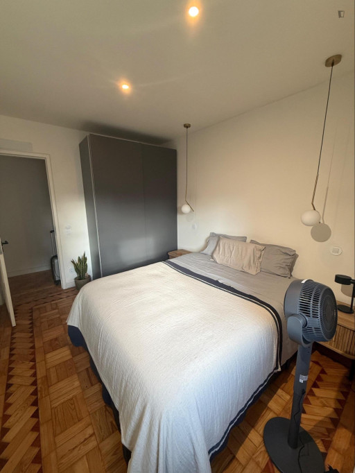 Tempting Double Bedroom with a private bathroom close to IST University - Lisbonne - chambre - ImmoJeune
