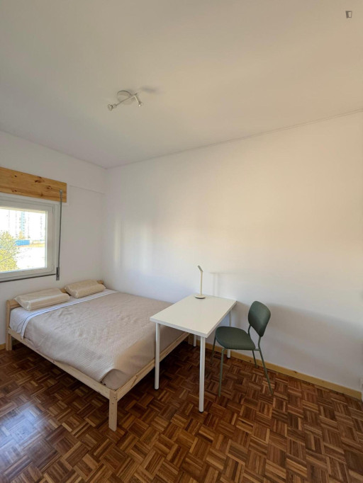 Lovely bedroom in Seixal, Almada - Lisbonne - chambre - ImmoJeune