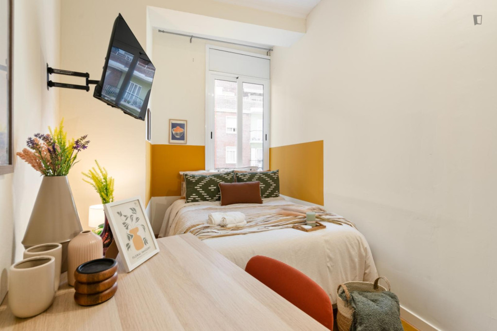 Excellent double bedroom in L'Antiga Esquerra de l'Eixample - Barcelone - chambre - ImmoJeune