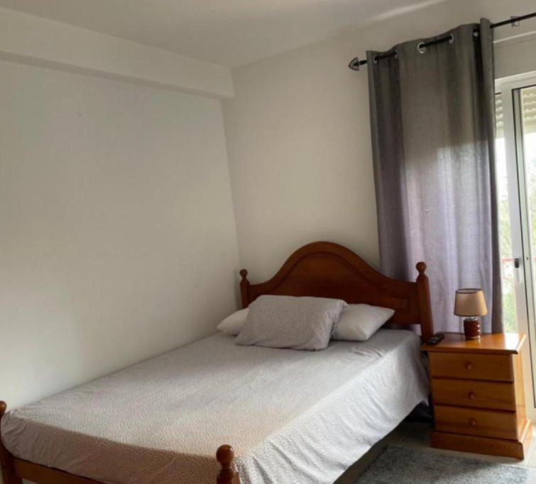 Comfy bedroom in Quinta das Oliveiras area - Portimao - chambre - ImmoJeune