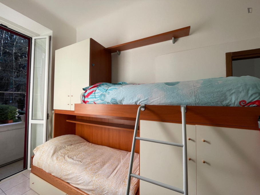 1-bedroom apartment, with outdoor area - Milan - chambre - ImmoJeune