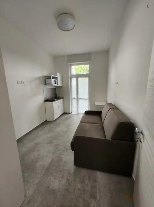 Compact studio with balcony close to Politecnico di Milano - Milan - chambre - ImmoJeune