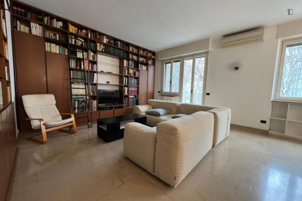 Big and comfy 3-bedroom apartment next to Università Bocconi - Milan - chambre - ImmoJeune