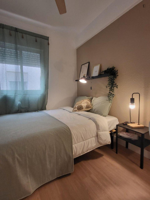 Welcoming double bedroom in San Vicente del Raspeig - Alicante - chambre - ImmoJeune