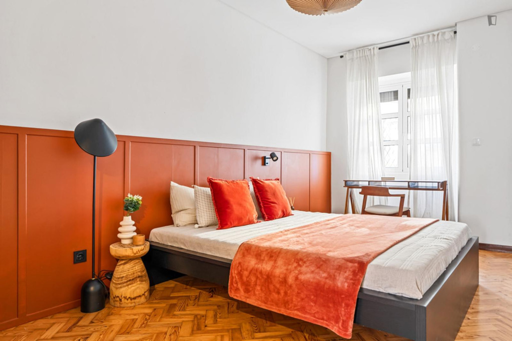 Double bedroom in the Marquês de Pombal area - Lisbonne - chambre - ImmoJeune
