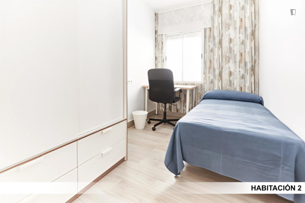 Apoealing single bedroom near Parque de los Príncipes - Séville - chambre - ImmoJeune