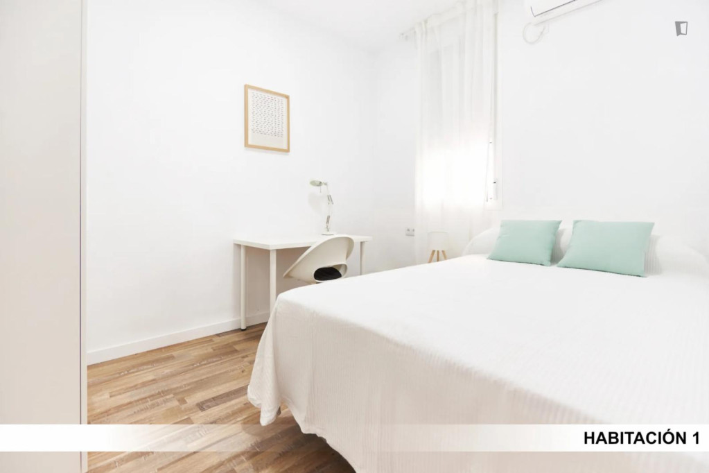 Cosy single bedroom near the Gran Plaza metro - Séville - chambre - ImmoJeune