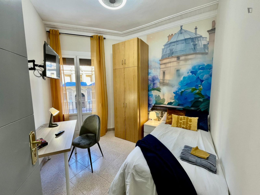 Snug double bedroom near Parque de Juan Faustino Bruil - Zaragoza - chambre - ImmoJeune