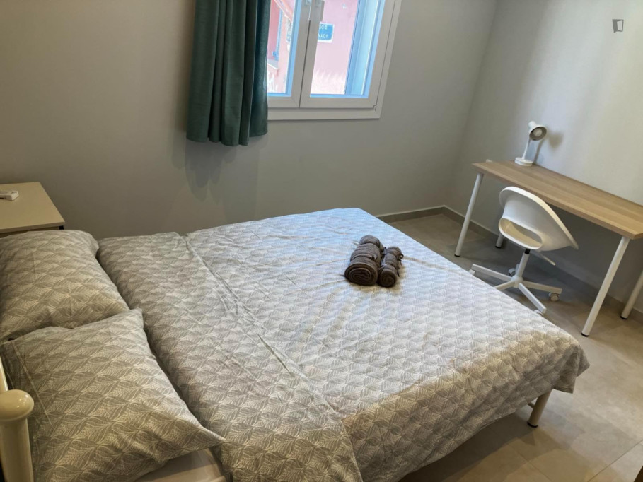 Appealing double bedroom near Pasha’s Gardens - Thessaloniki - chambre - ImmoJeune