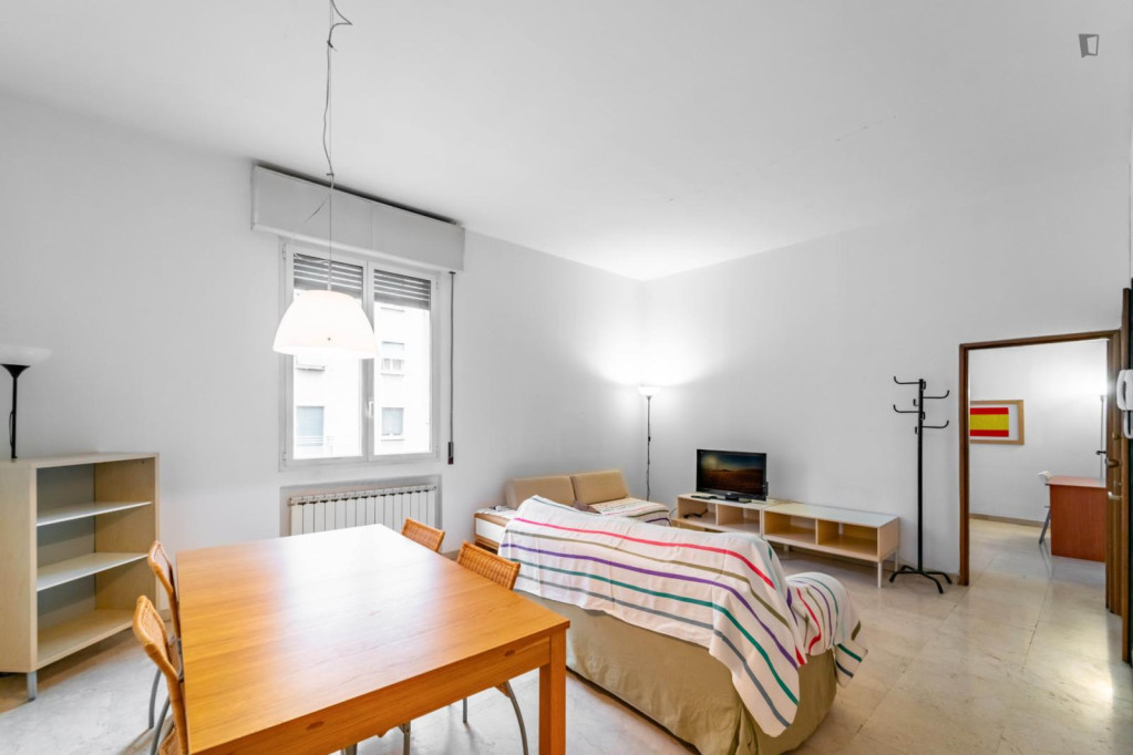 Excellent 2-bedroom apartment near Stazione Centrale - Bologne - chambre - ImmoJeune