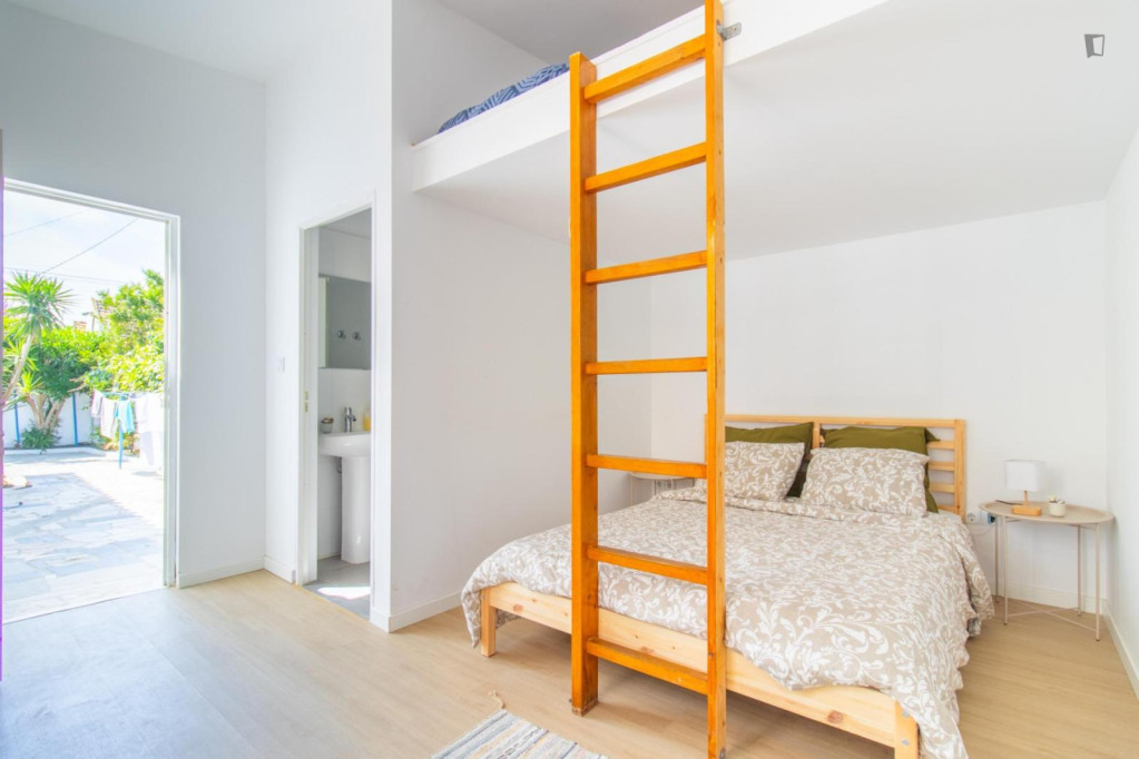 Shinning Double Bedroom close to Cornélia Beach - Lisbonne - chambre - ImmoJeune