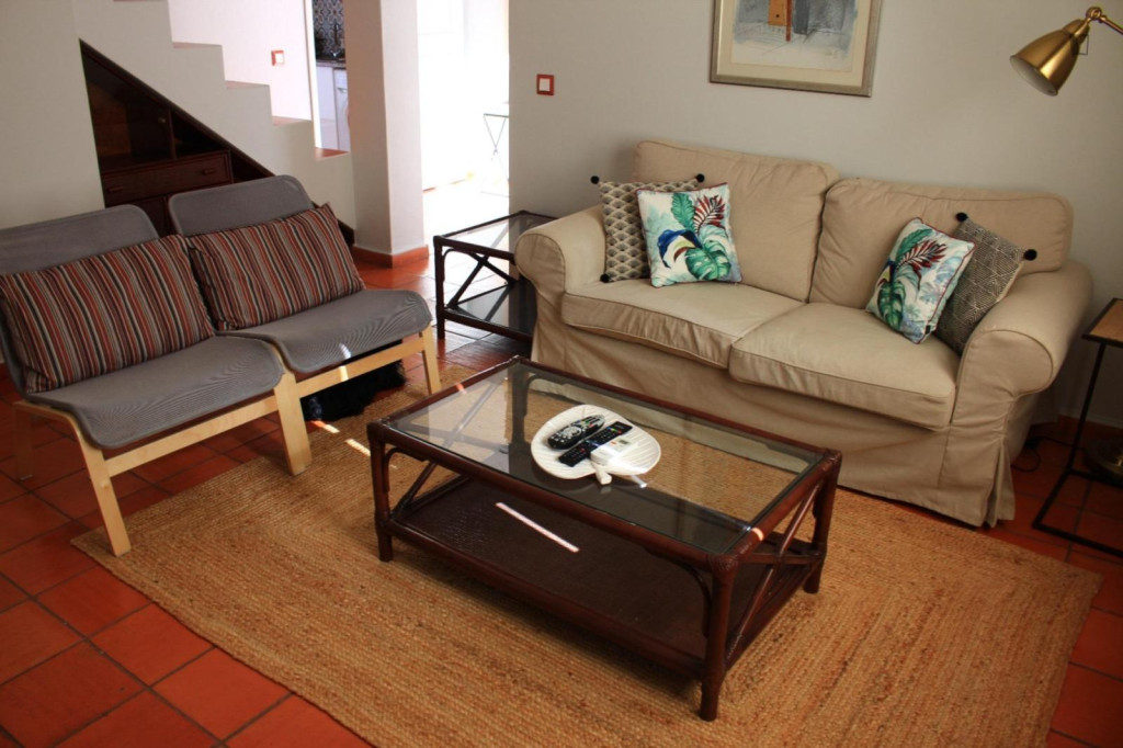 Irresistible 2 Bedroom House with a Patio close to Conceição Train Station - Tavira - chambre - ImmoJeune