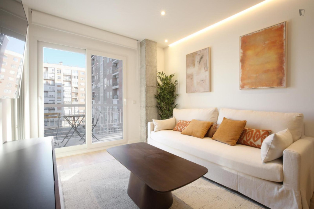Modern 1 bedroom apartment in Cuatro Caminos - Madrid - chambre - ImmoJeune