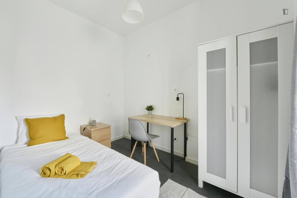 Cool single bedroom in Penha de França - Lisbonne - chambre - ImmoJeune