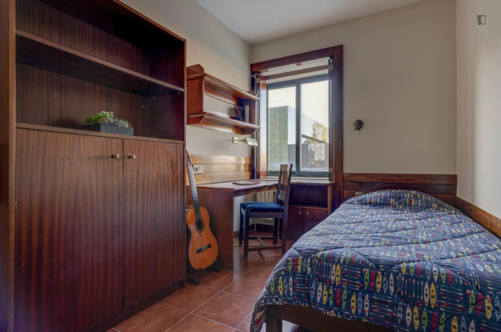 Single bedroom in Sete Rios: price includes meals and laundry - Lisbonne - chambre - ImmoJeune