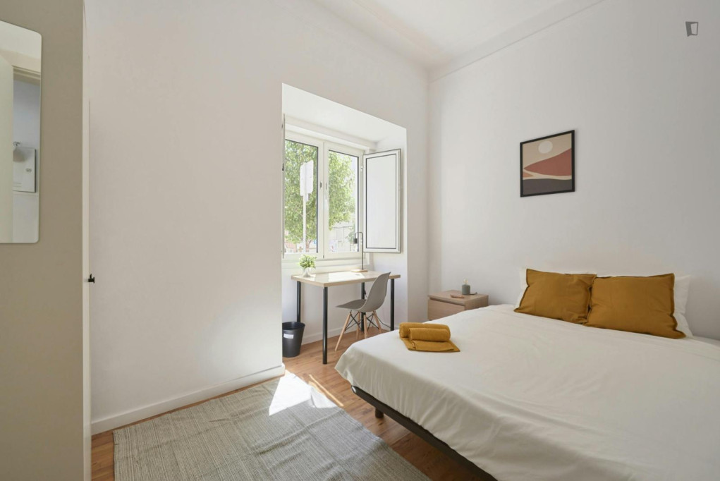 Cosy double bedroom in Penha de França - Lisbonne - chambre - ImmoJeune