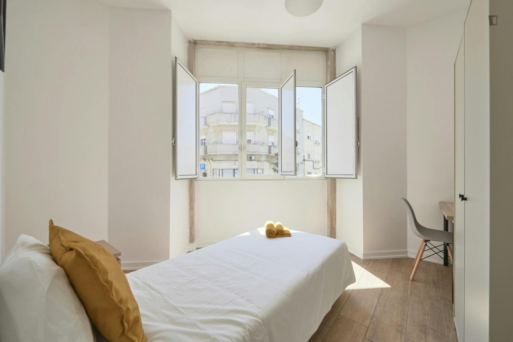 Sunny single bedroom in Penha de França - Lisbonne - chambre - ImmoJeune