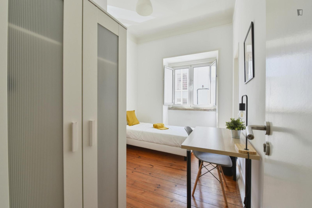 Snug single bedroom in Penha de França - Lisbonne - chambre - ImmoJeune