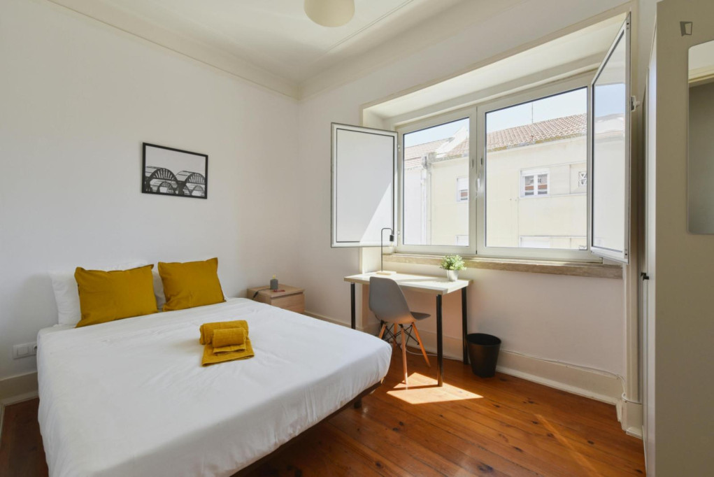 Welcoming double bedroom in Penha de França - Lisbonne - chambre - ImmoJeune