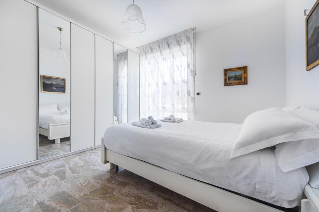 Beautiful double bedroom with balcony in San Donato - Bologne - chambre - ImmoJeune