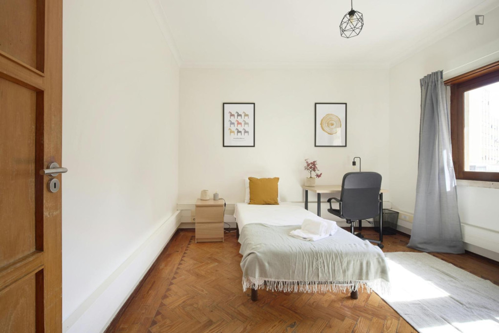 Snug single bedroom near the Santa Apolónia train station - Lisbonne - chambre - ImmoJeune