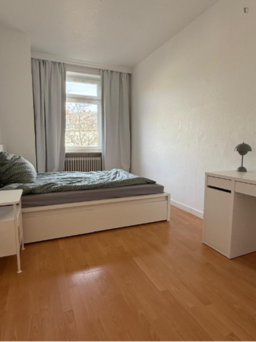 Bright Single Bedroom close to  Frankfurt Mühlberg Train Station - Frankfurt am Main - chambre - ImmoJeune