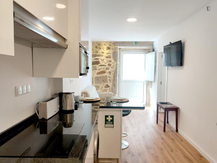 Bright and comfy 2-bedroom flat - Porto - chambre - ImmoJeune