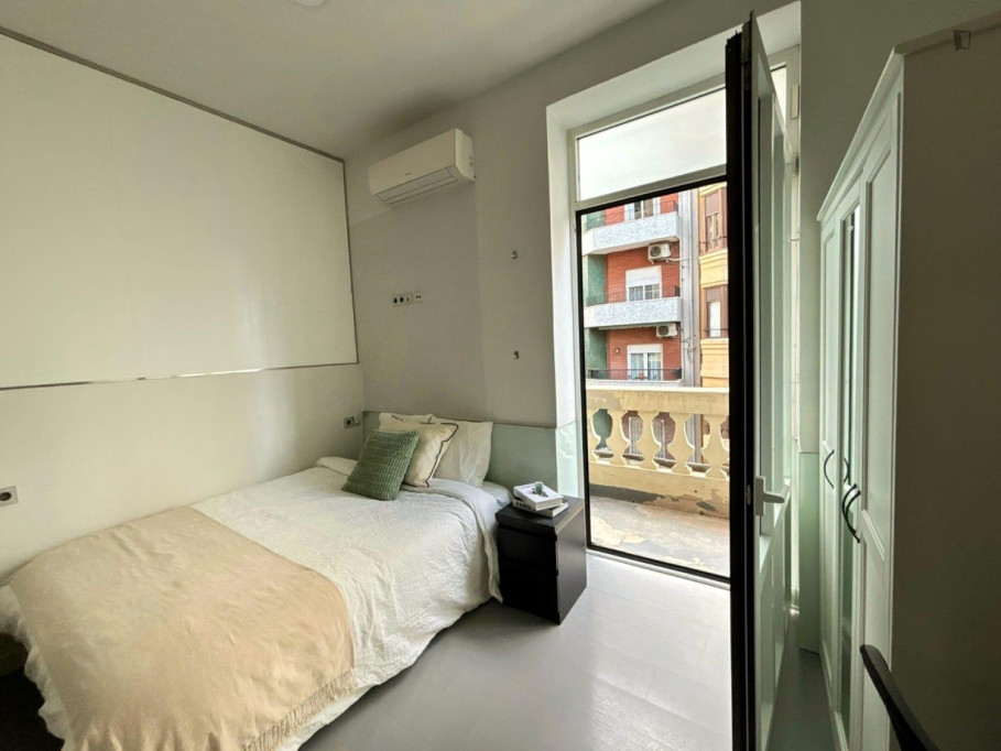 Very cool double ensuite bedroom in central El Mercat - Valence - chambre - ImmoJeune