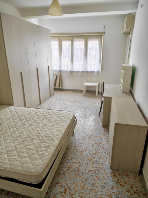 Cozy double bedroom in the Tuscolana area - Rome - chambre - ImmoJeune