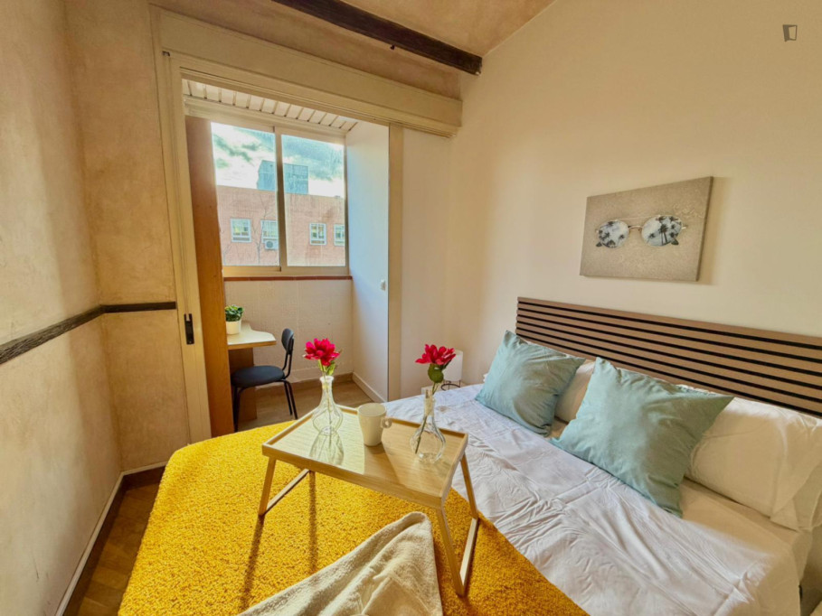 Wonderful double bedroom in Valdebernardo - Madrid - chambre - ImmoJeune