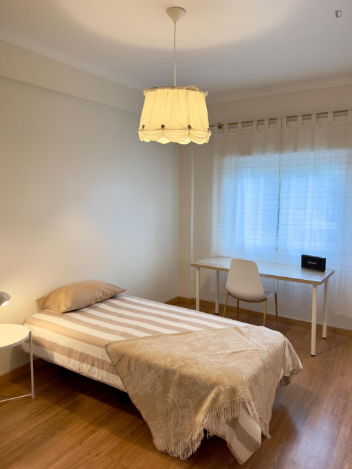 Inspiring Single Bedroom close to Amadora Train Station - Lisbonne - chambre - ImmoJeune