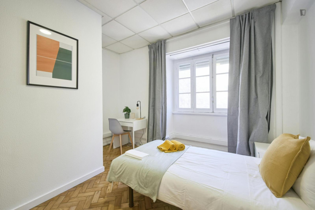 Bright single bedroom in the Avenida da Liberdade area - Lisbonne - chambre - ImmoJeune