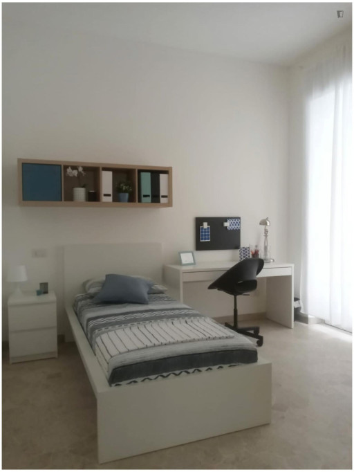 Neat and cosy single bedroom in Solari - Tortona area - Milan - chambre - ImmoJeune