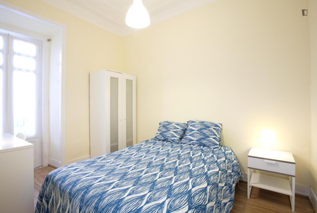 Bright Double Bedroom close to IST University - Lisbonne - chambre - ImmoJeune