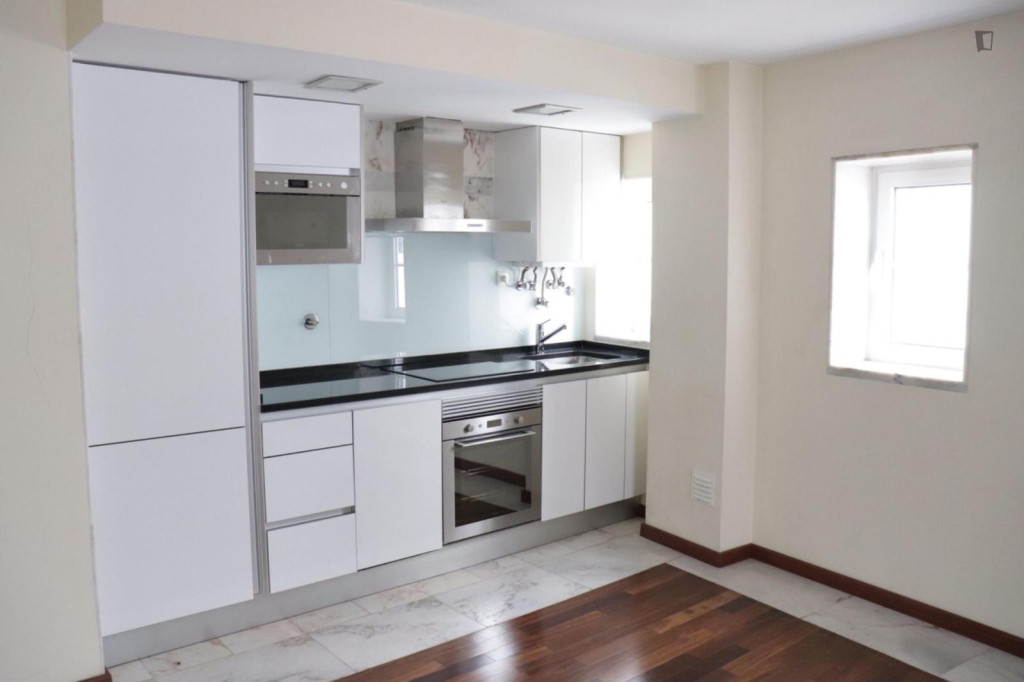 Modern and functional apartment in the heart of Lisbon, Chiado - Lisbonne - chambre - ImmoJeune