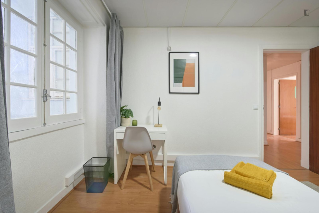 Nice single bedroom near Avenida metro station - Lisbonne - chambre - ImmoJeune