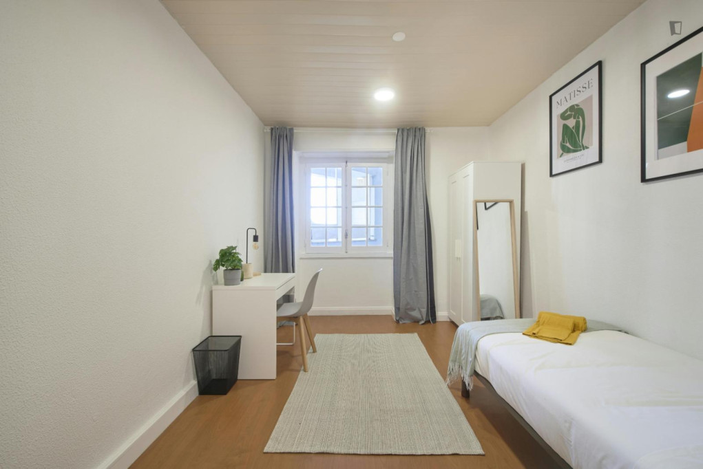 Very pleasant single bedroom near Avenida metro - Lisbonne - chambre - ImmoJeune