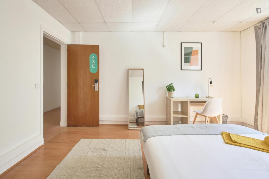 Very nice double bedroom near Avenida metro station - Lisbonne - chambre - ImmoJeune