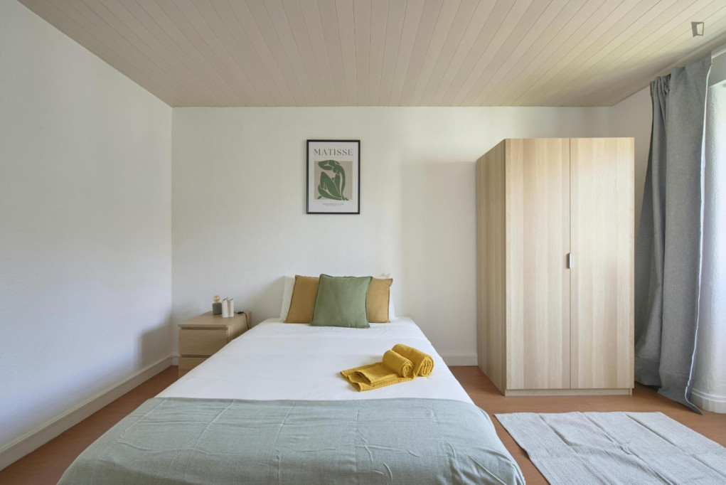 Modern double bedroom near Avenida metro - Lisbonne - chambre - ImmoJeune