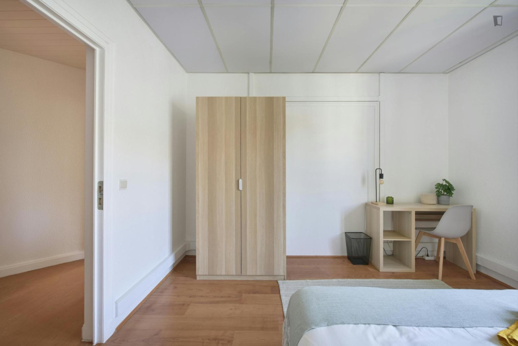 Neat double bedroom near Avenida metro - Lisbonne - chambre - ImmoJeune